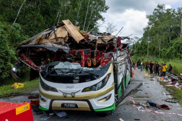 Nahas bas di Gerik: Pemandu tak perlahankan kenderaan walaupun diminta, dakwa pelajar